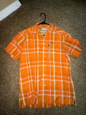 Columbia Performance Hiking/Fishing Shirt - Orange Vented Outdoor - Mens small